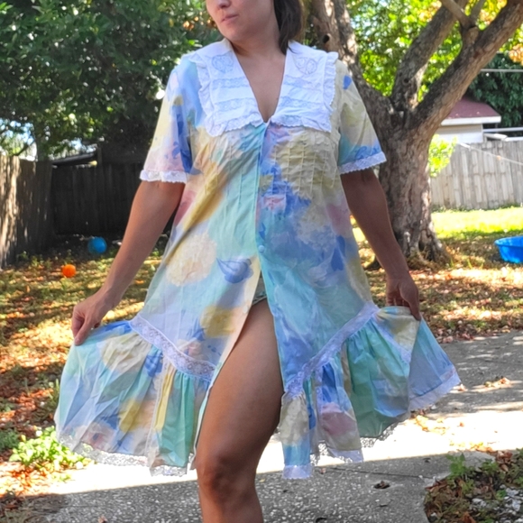 Gunne Sax Dresses & Skirts - Vintage Floral And Lace Button Front Dress